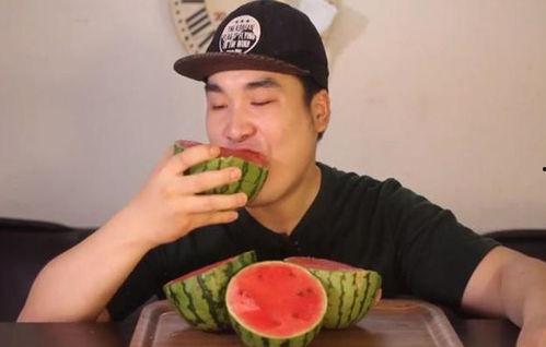 即墨网红吃瓜事件真相揭秘,揭秘背后真相与争议  第2张