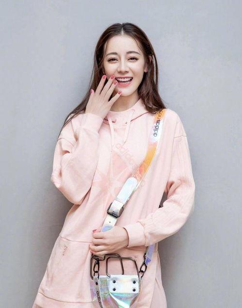 迪丽热巴杂志爆料视频在线观看,独家揭秘时尚女神的幕后故事  第3张